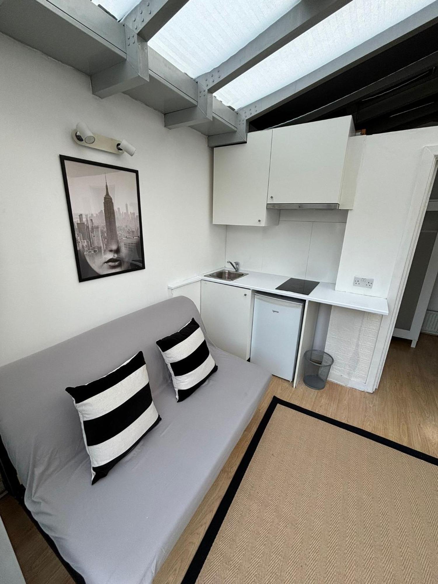 Top Floor Delightful Flat Apartment ลอนดอน ภายนอก รูปภาพ